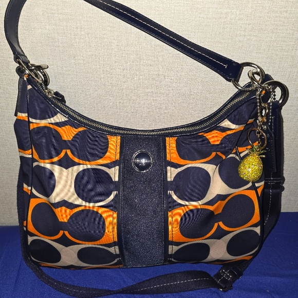 Euc Coach Hobo Crossbody Bag Nylon - Picture 1 of 5